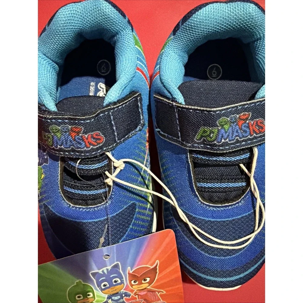 PJ masks Toddler Size 6 No Tie Shoes